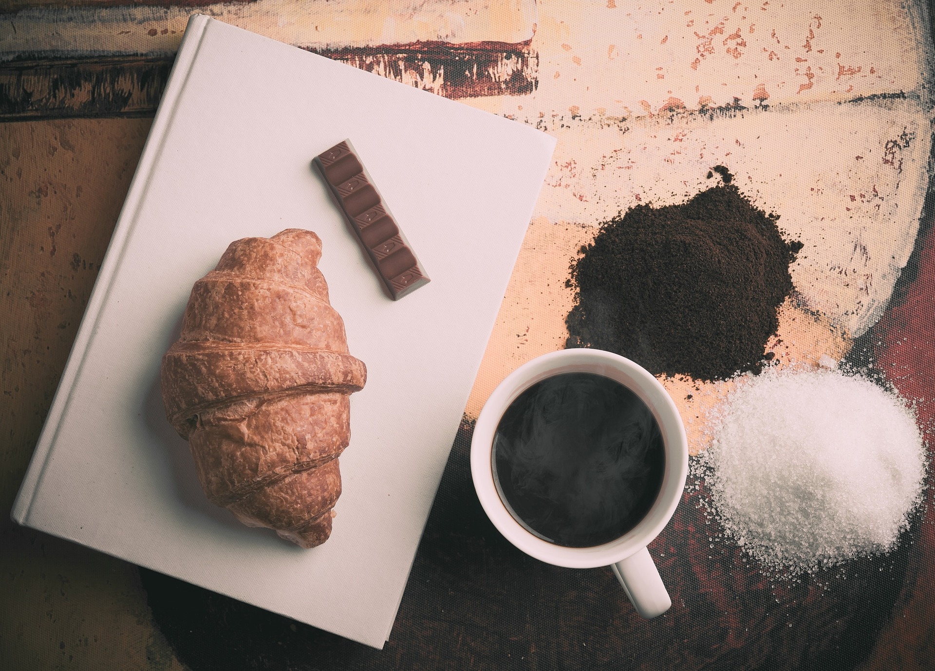 Ochucená káva a zákusek Promatic